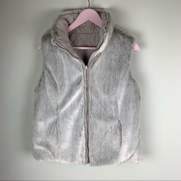 Weatherproof Reversible Puffer Vest Medium - Picture 2 of 5